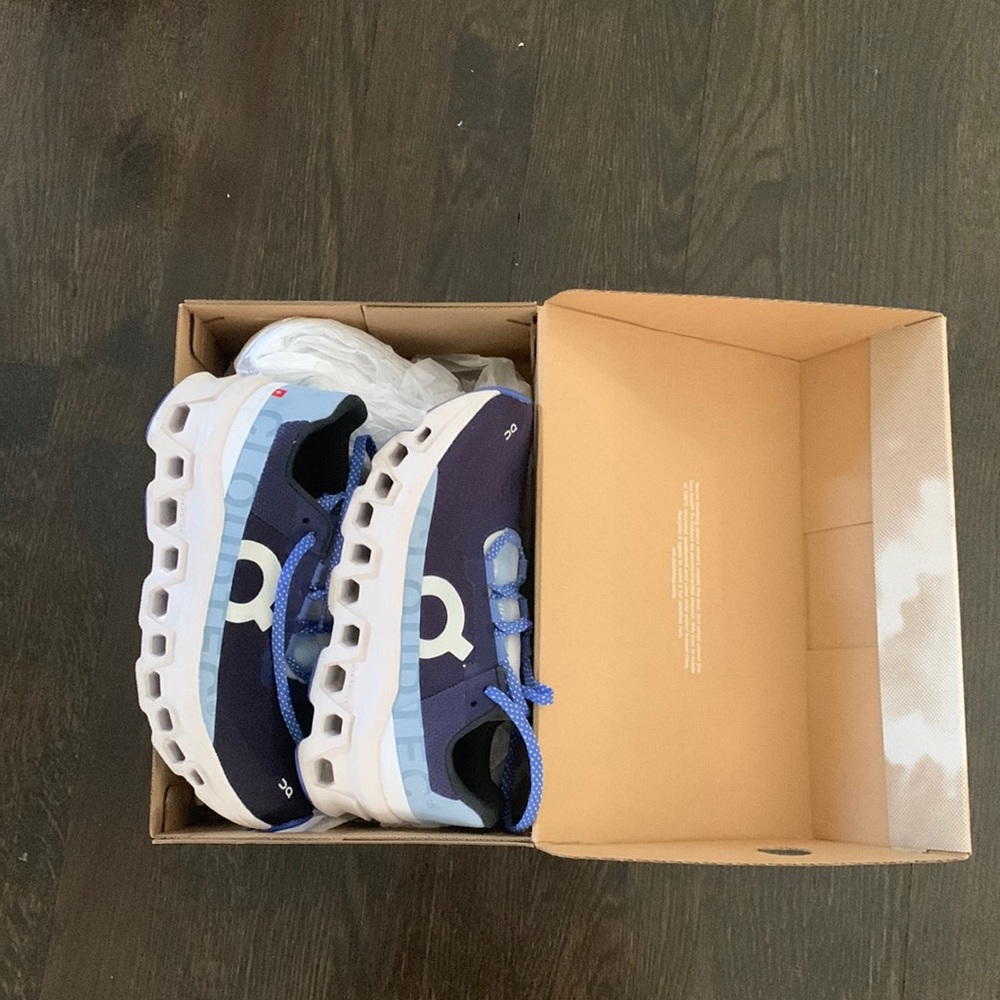 On cloud monsters, women's size 7, worn once